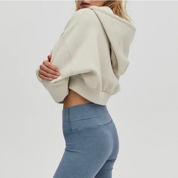 NWOT TNA Grey Cropped Hoody - Picture 5 of 9